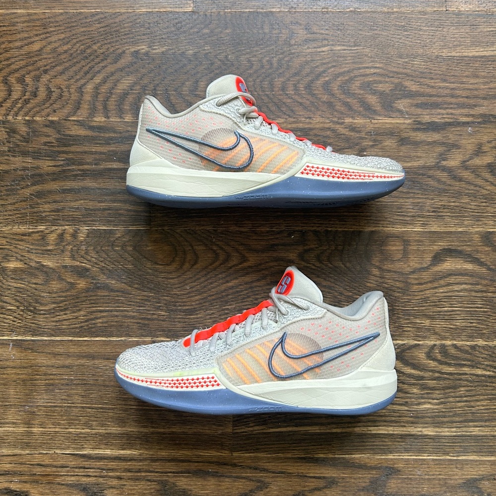 Nike WMNS Sabrina 1 “Grounded” US WM 10